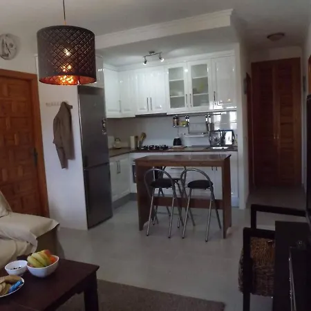 Cozy House Near La Mata شقة تورّيفيِخا