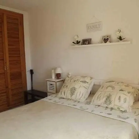 Cozy House Near La Mata شقة تورّيفيِخا
