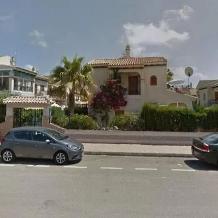 Daire Cozy House Near La Mata