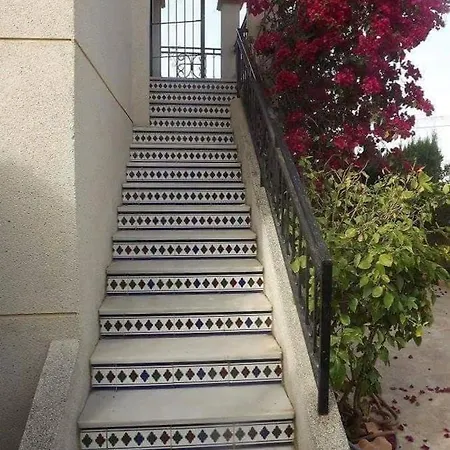 Daire Cozy House Near La Mata *